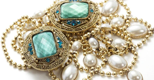 Vintage and estate jewelry shop